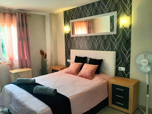 Centrally located apartment close to the ocean. 2