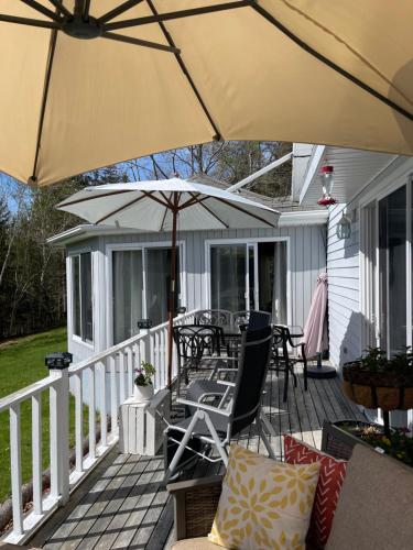 شرفة/ تراس, Forest & Lake PEI Bed & Breakfast in Murray Harbour (PE)