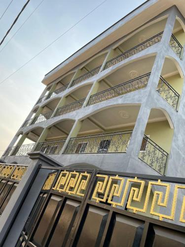 Зовнішній вигляд готелю, The Gulch Apartments in Bonabéri