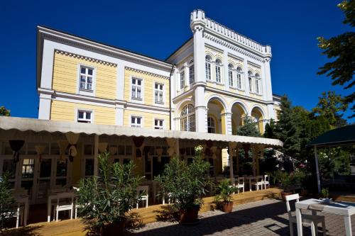 Hotel Astoria, Balatonfüred bei Lucernás