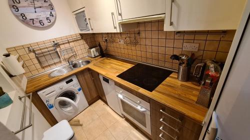 2 bedroom flat on Main Street, Gibraltar (foto 3)