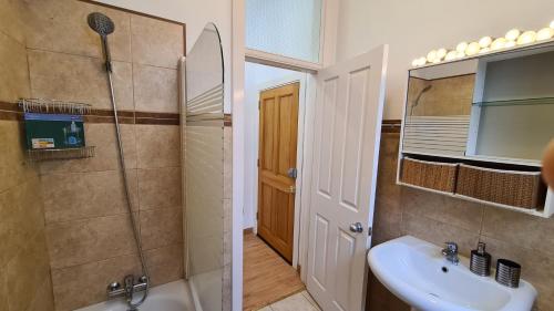 2 bedroom flat on Main Street, Gibraltar (foto 9)