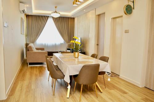 Casa Callisto Homestay - New Seaview with pool 3BR Apartment Ladang Tanjung in Kuala Terengganu