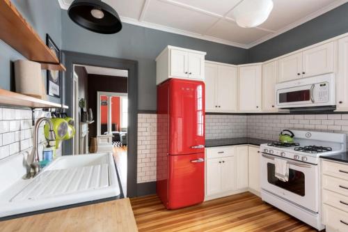 Hudson Valley Retreat in Downtown Hudson, NY - Sleeps 16-20 in Hudson, USA