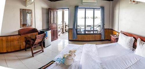 DON DET Souksan Sunset Guesthouse and The Xisland Riverview Studio Muang Khong