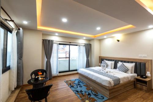 room detail thumbnail 2