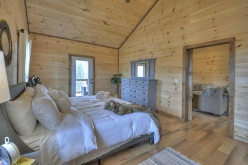 Peaceful, Rustic, Luxurious, Breathe In Mountains!