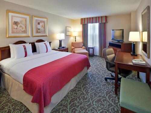 Holiday Inn Chantilly-Dulles Expo Airport, an IHG Hotel