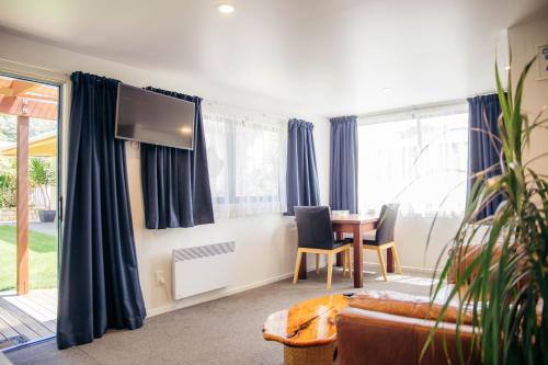 Futuna Rocks Motel Futuna Rocks Motel