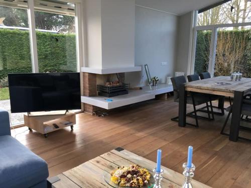  Grevelingenlaan 30,Modern ingerichte Bungalow aan de Grevelingen, in Scharendijke