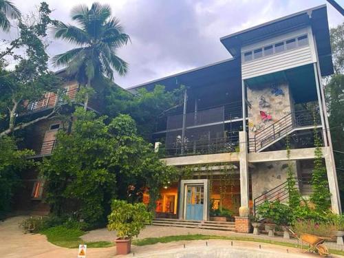 Ceylon Kingsmen Garden Hotel - Katunayake