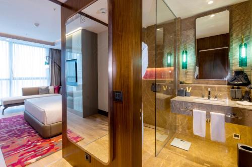 room detail thumbnail 0