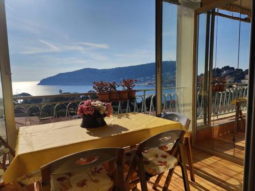 Large Studio overlooking Villefranche Bay - Parking - Location saisonnière - Villefranche-sur-Mer