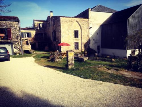 Chambres en maison d'hôtes Le Moulin d'Annepont chambre d'hôte Taillebourg