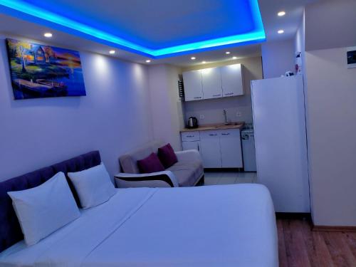 BLUE ROYAL HOTEL – Istanbul, FL
