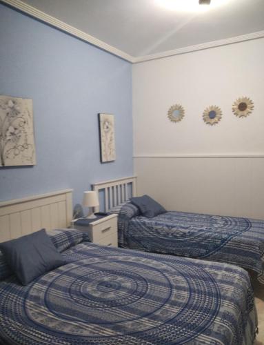 2 bedrooms, 4 beds
