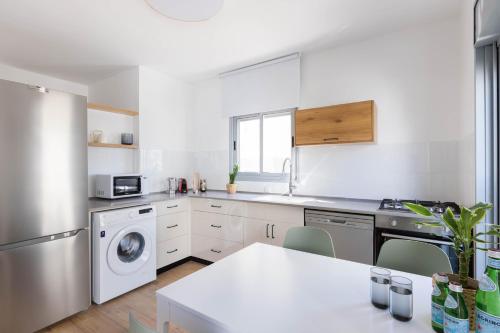 Charming Shalom by TLV2RENT - image 3
