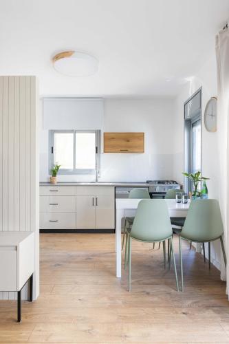 Charming Shalom by TLV2RENT - image 5