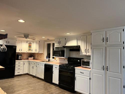 A charm Cape house centrally located close to everything that Cape code offers A charm Cape house centrally located close to everything that Cape code offers