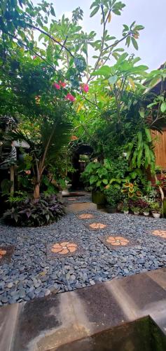 Your Secret Garden Villa - Melasti Beach!