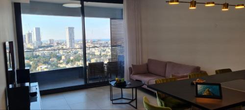 Sea view Luxury Tower Supreme apt