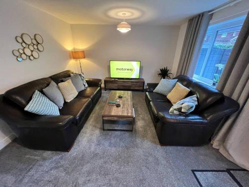 Very comfy 3 bed town house in Ashton Hurst