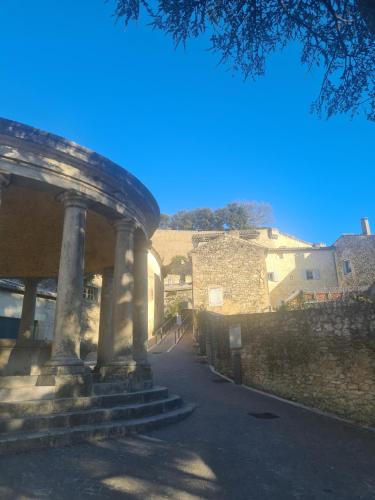 Villa Les Fuseaux avec piscine chauffée à Grignan