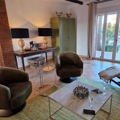 Casa Limon, boutique Bed and Breakfast, Adults only - Tap to explore photos
