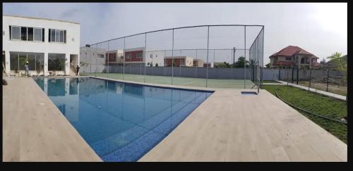 2 Bedroom House - 3 Bathrooms, Balcony , Kitchen, Living Room, - 24 7 Security, Gated, Gym, Pool, Wi in 特馬
