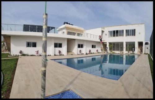 2 Bedroom House - 3 Bathrooms, Balcony , Kitchen, Living Room, - 24 7 Security, Gated, Gym, Pool, Wi in 特馬