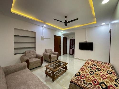 Holiday Home #Vibrant#Hear of the City #Family Only in Kadri