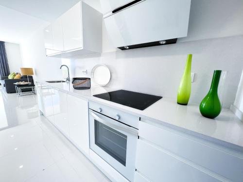 Apartment in Manilva, just a few steps from the beach - Tap to explore photos