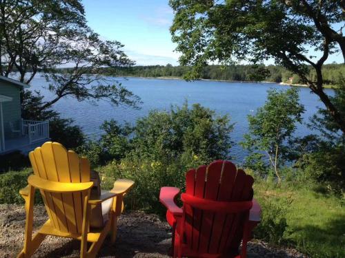 Oceanfront Garden Cottage - private cove beach