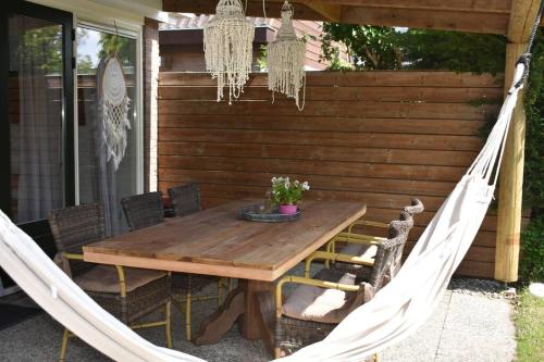  Baken 122, relax beachhouse, Loopafstand strand in Scharendijke