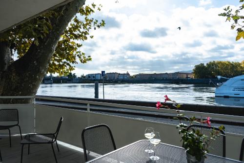 La Bâtie - Terrasse avec Vue imprenable sur le Rhône, 3 chambres, 3 salles de bain (La Batie - Terrasse avec Vue imprenable sur le Rhone, 3 chambres, 3 salles de bain) in Tain-l'Hermitage