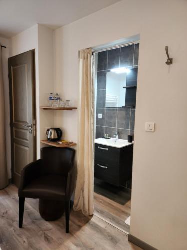 Chambres privées à Hautvillers, berceau du champagne avec salle de bain et toilettes incluses