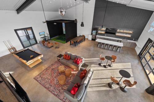 NEW-3 Properties on 10 acres sleeps 20 - Fun!!, Hammetts Crossing (foto 5)
