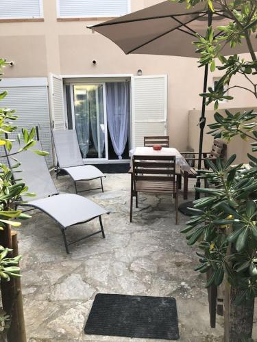 Studio Rez de jardin dans résidence privée près de la plage - Location saisonnière - Calvi