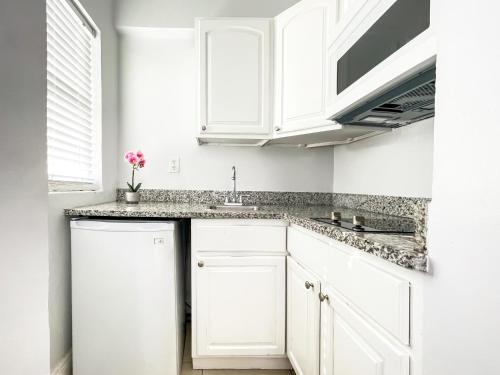 Hollywood Beach Hotels - image 12
