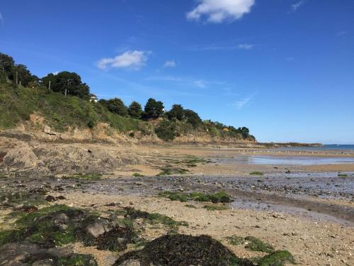 Spacieuse maison typique pour 10 personnes Vue mer plage à 10 minutes à pied- idéale pour des vacances ou un weekend en famille ou entre amis