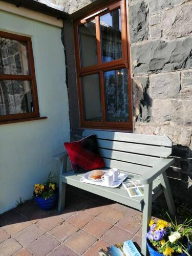 Lovely Stone Village cottage in Snowdonia