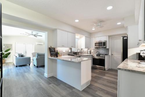 A Family Beach Home In Paradise, Pool, & Games! in Seminole, USA