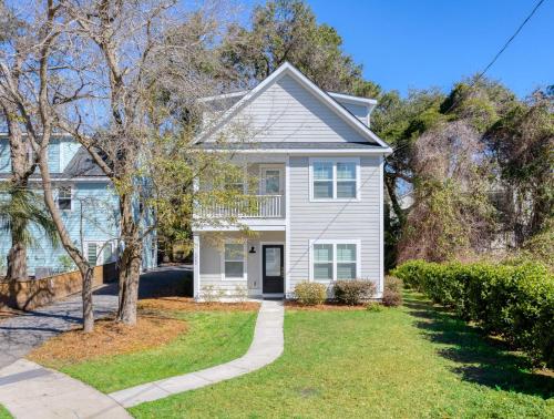 Spacious Charleston - 6 mins to beach & Downtown