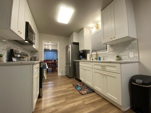 Charming Brick Home with bonus space & foosball thumb 3