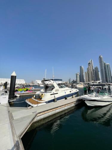 Yacht boat 2 Beds 1 Bath Dubai Eye Dubai Marina JBR, Дубай (фото 9)
