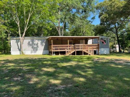 Fishermans Retreat with Patio at Lake Sam Rayburn in Brookeland, USA