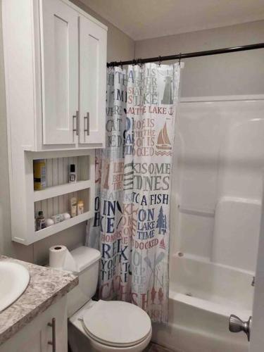 Fishermans Retreat with Patio at Lake Sam Rayburn in Brookeland, USA