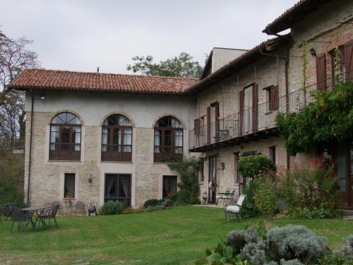Ieeja, Casa Branzele in Trezzo Tinella