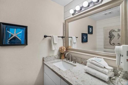 Shores of Panama Best 3 Bedroom with Wrap-around Balcony! - image 6