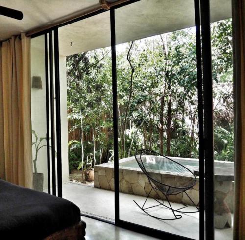 Tropical Room with Plunge Pool and Private Garden image 5